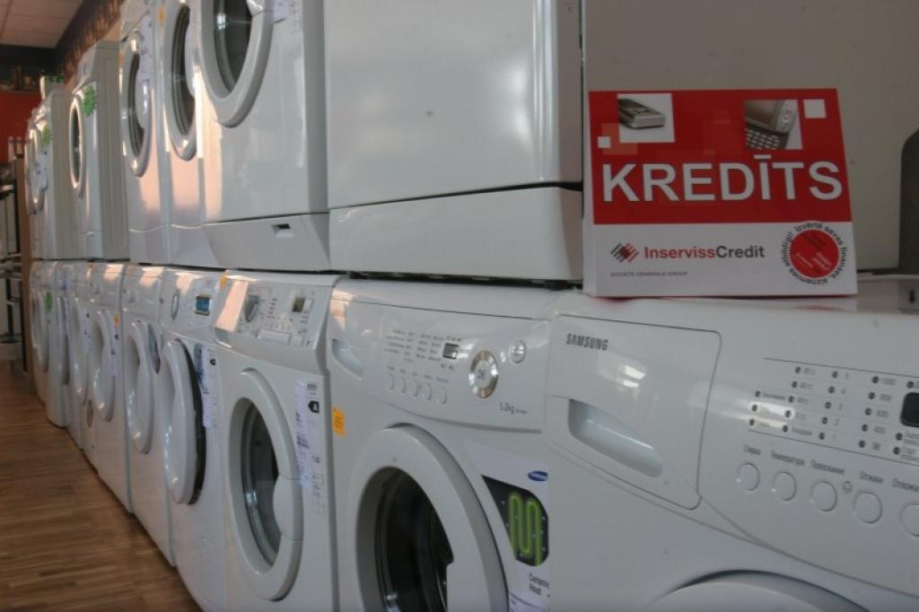 Vislielākais parādu piedziņas lietu īpatsvars Gulbenes rajona tiesā pērn bija saistībā ar aizdevumu firmām. Runa ir par preču pirkšanu uz nomaksu, ka arī par naudas summu aizņemšanos. Pērn šajā tiesā izskatītas gandrīz tūkstoš šādu lietu.
Autors: Gatis Bogdanovs