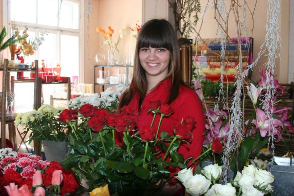 Alīnai Brenčai dāvanā patīk saņemt arī puķes. Viņas mīļākās puķes ir sarkanas rozes.
Autors: Evita Brokāne