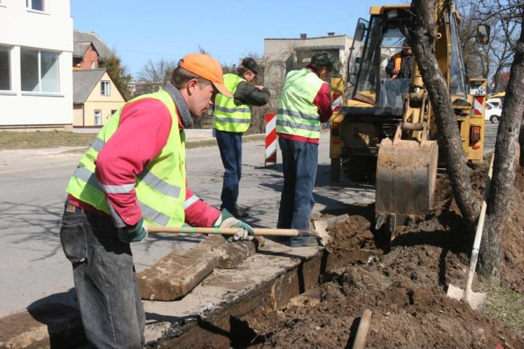 Ir sākušies Gulbenes pilsētas ielu rekonstrukcijas darbi
Autors: Gatis Bogdanovs
