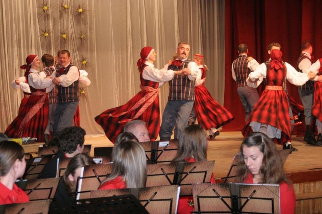 koncerts ir deju kopas 