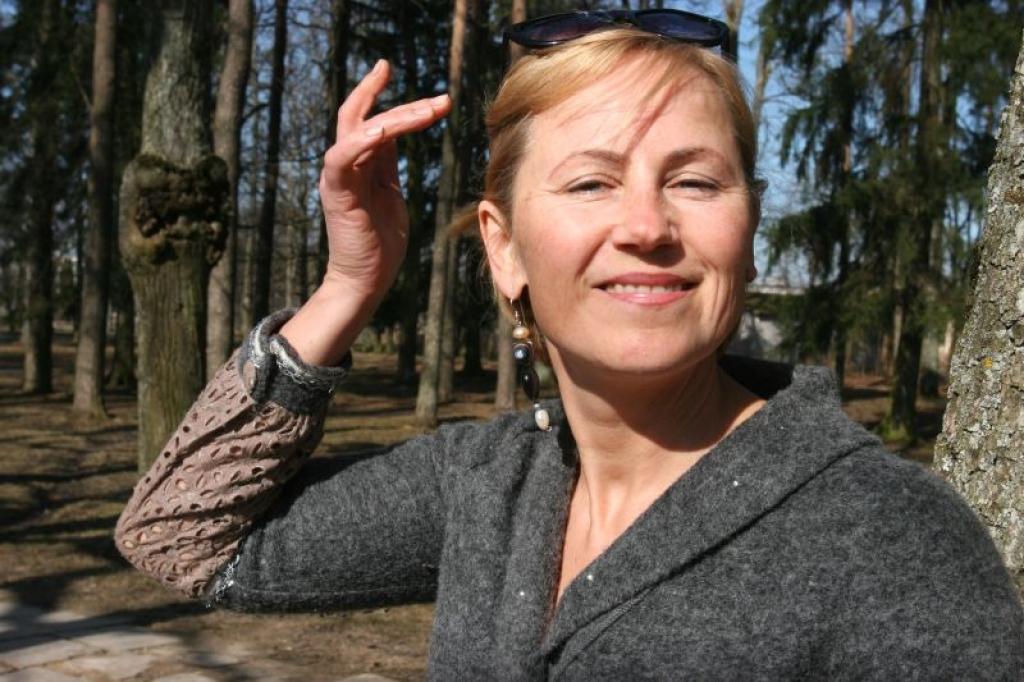 Vai ļaujoties dabas ritumiem, svinot pavasari, arī mēs paši atdzimstam garā un miesā? Laima Lieldienas svinēs Gulbenes katoļu baznīcā un savās mājās Tirzas pagastā. 
Autors: Gatis Bogdanovs