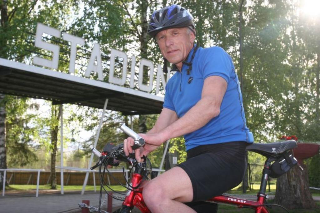 Gulbenietis Elmārs Eleksis labprāt sporto, lai uzturētu sevi formā un relaksētos pēc darba. 
Autors: Gatis Bogdanovs