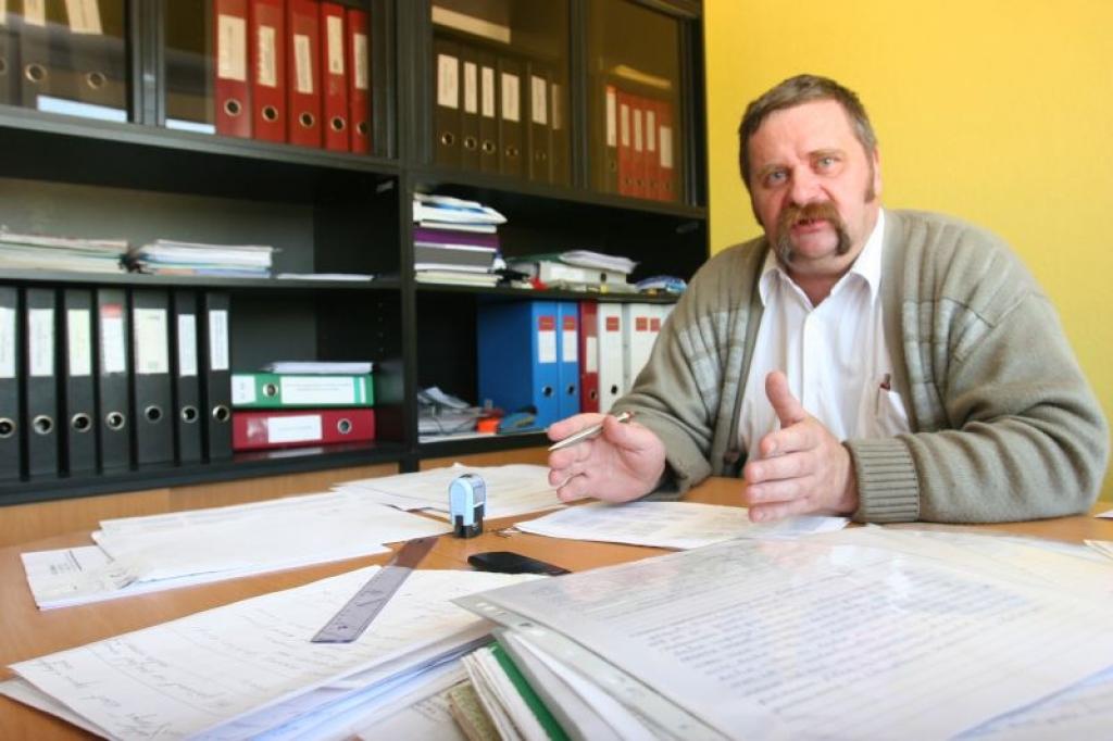 Vidzemes reģionālās Valsts darba inspekcijas Gulbenes sektora vadītājs Aivars Spalva saka, ka visi darbinieki jau ir ceļa jūtīs, jo no 1.jūnija inspekcijas Gulbenē vairs nebūs. Inspekcijas darbiniekiem ar nākamo nedēļu būs jāmēro ceļš uz darbu Valmierā.
Autors: Gatis Bogdanovs