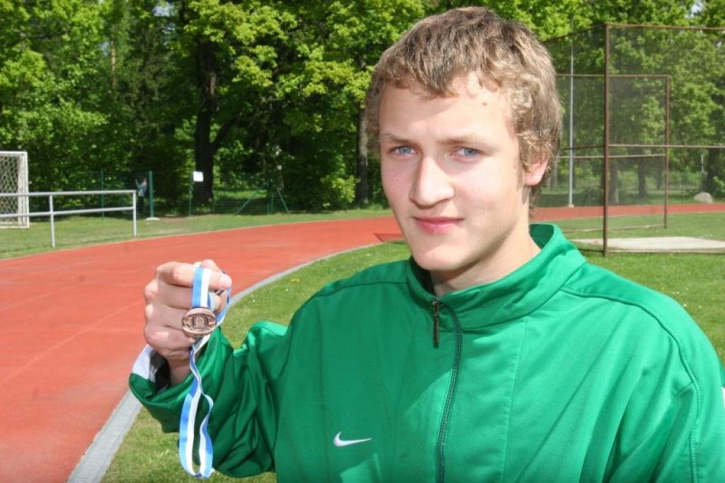 100 metru skrējienā jauniešiem Ingars Aizpurs ar rezultātu - 12,21 sekunde - ieņēma 6.vietu.
Autors: Gatis Bogdanovs