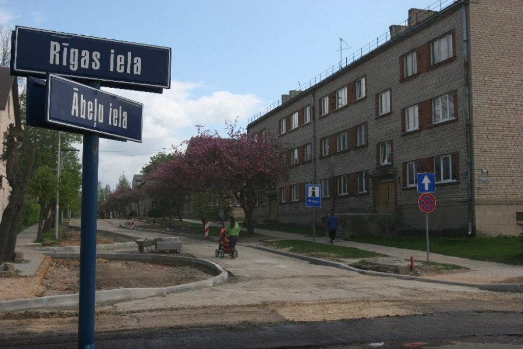 Ābeļu ielas 32.nama iedzīvotājiem nāksies samierināties ar dažām neērtībām.
Autors: Gatis Bogdanovs