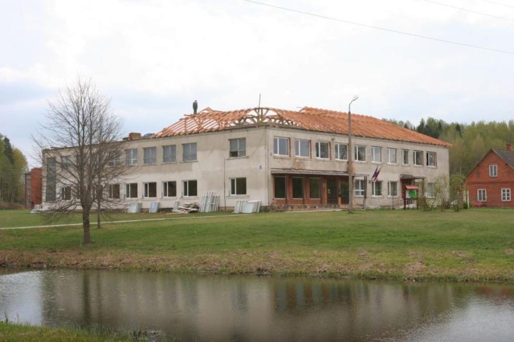 Beļavas pagasta padomes ēka, kurā atrodas arī feldšeru punkts un bibliotēka, Gulbenē novadā varēs lepoties ar jaunu “galvassegu”.
Autors: Gatis Bogdanovs