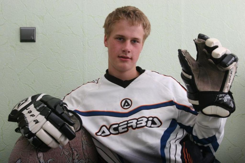 Beļavietis Lauris Dārziņš gan pats spēlē hokeju, gan arī aizrautīgi seko līdzi mūsu hokejistu gaitām.
Autors: Gatis Bogdanovs