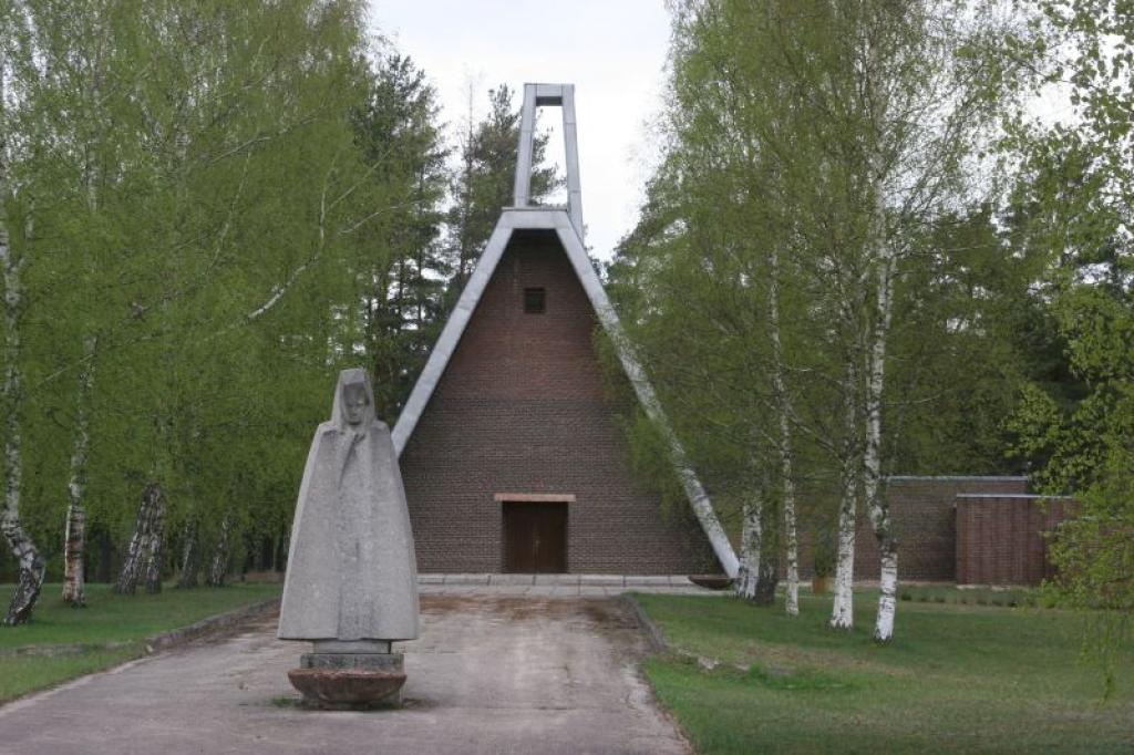 Pilsētas dome sola rast līdzekļus, lai salabotu kapličas zvanu jaunajos kapos.
Autors: Gatis Bogdanovs