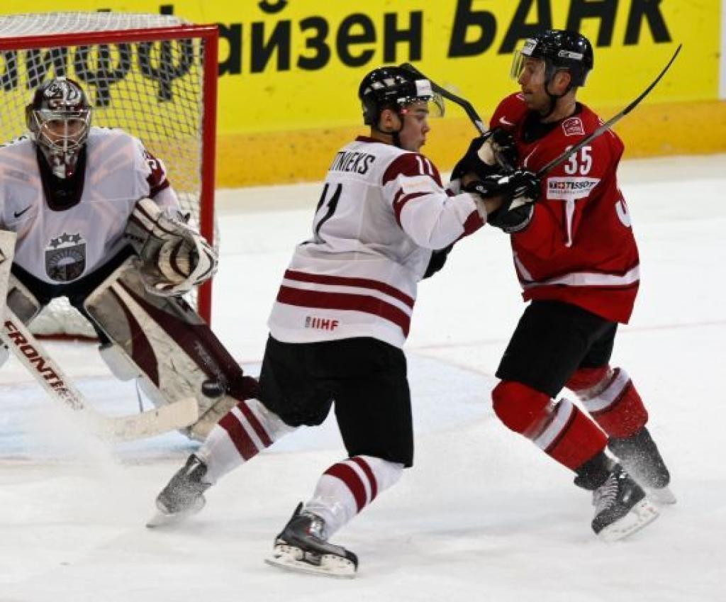 Latvijas komanda pret Šveices hokejistiem.
Autors: www.diena.lv