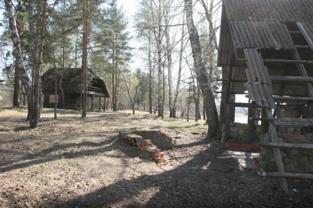 Ja kāds jau šajās brīvdienās vēlas atpūsties iecienītajā peldvietā “Lāčauss” pie Stāmerienas ezera, tad to var darīt, jo šobrīd tā pārsteidz ar sen neredzētu sakoptību.
Autors: Gatis Bogdanovs