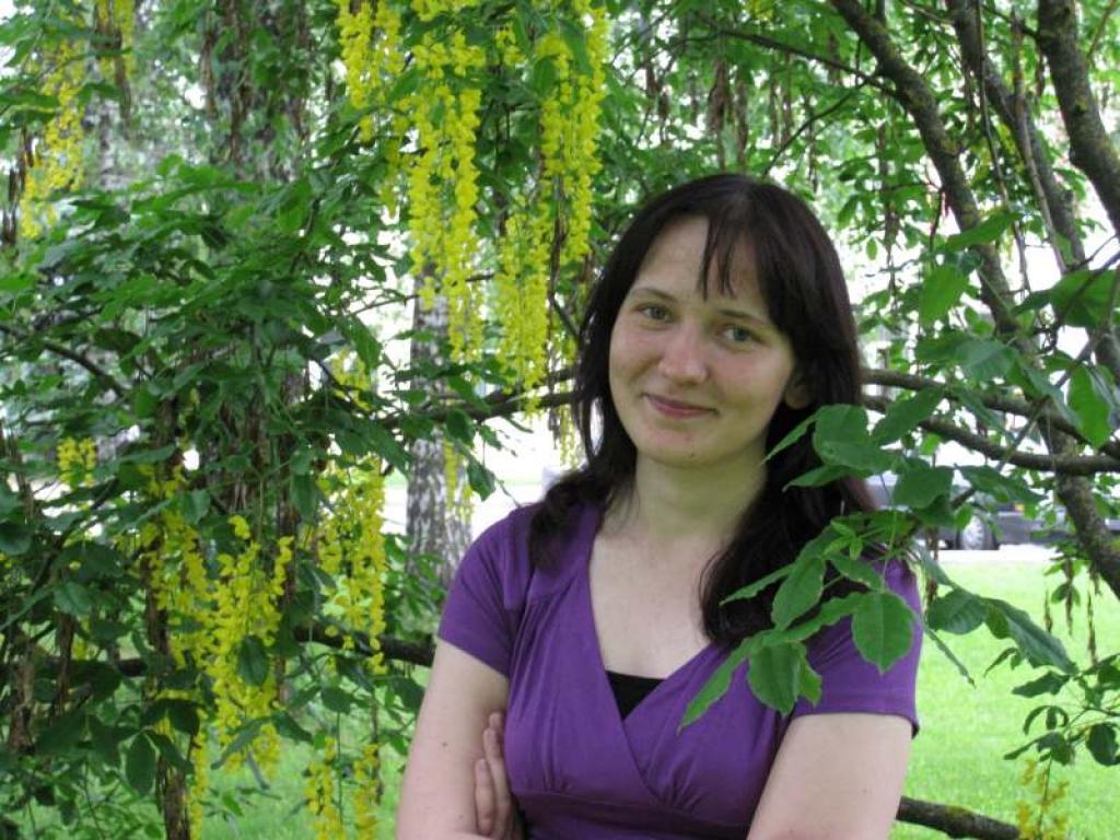 Gunita Irbes par sevi stāstot, saka, ka dzīvē bieži ir tādi brīži, kad dvēsele ir skumja, bet tajā pašā laikā nenoliedzams ir tas, ka no viņas plūst vienkāršība un labestība.
Autors: Inita Savicka