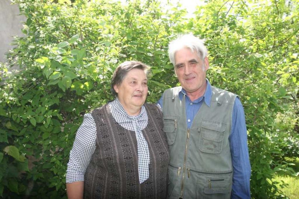 Tāpat kā ik gadu, arī šoreiz Līgo vakarā Mudīte un Jānis Griestiņi gaidīs sabraucam ciemos visus savus jāņabērnus.
Autors: Evita Brokāne