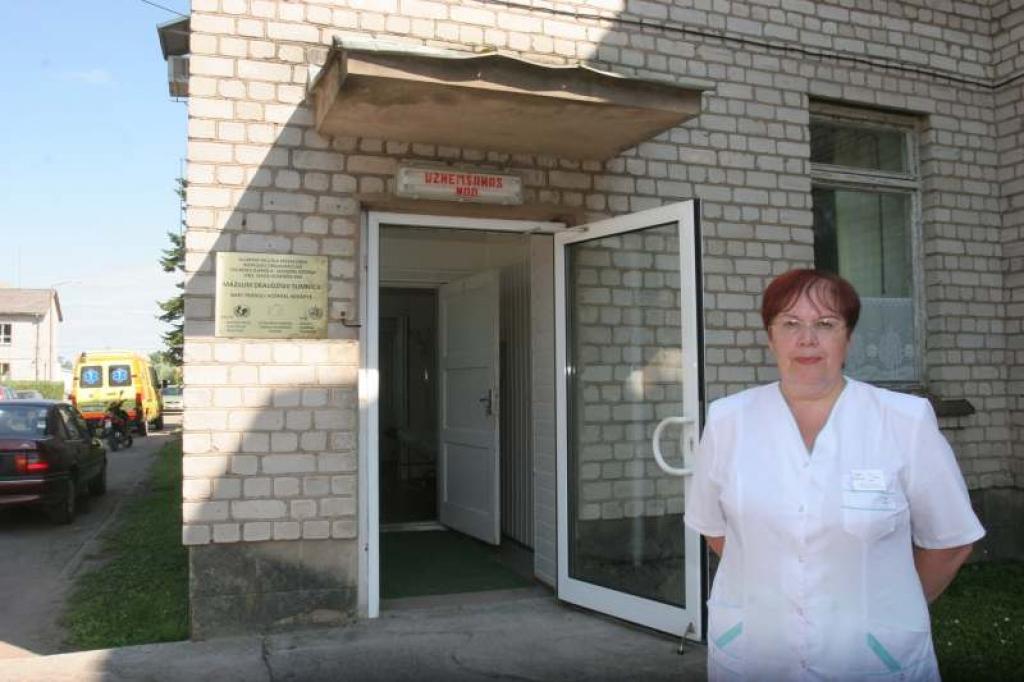 Gulbenes slimnīcas galvenās ārstes vietniece Alda Buša, norāda, ka izveidotā Gulbenes un Balvu slimnīcas apvienība pacientam nemainīs neko.
Autors: Evita Brokāne