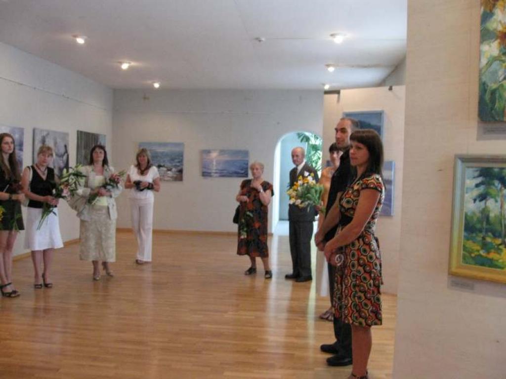 Gulbenes Vēstures un mākslas muzejā šodien tika atklātas divas izstādes. Tagad interesentiem ir iespēja gūt estētisku baudījumu, aplūkojot Ilvijas Juškevičas un Ģirta Jogura gleznas.
Autors: Inita Savicka