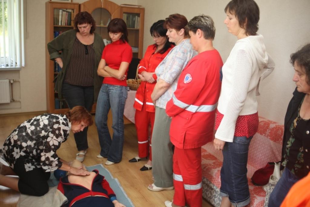 Šonedēļ Gulbenes slimnīcas neatliekamās medicīniskās palīdzības dienesta medicīnas darbinieki veica ikgadējo atestāciju. Viņu zināšanas pārbaudīja speciālisti no Rīgas un Valmieras.
Autors: Gatis Bogdanovs 