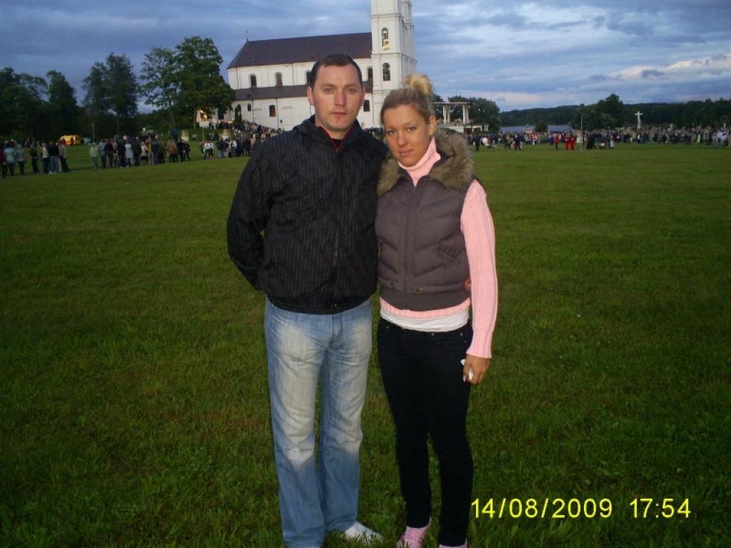 Nails kopā ar draudzeni Sandiju Aglonā.
Autors: No personiskā albuma