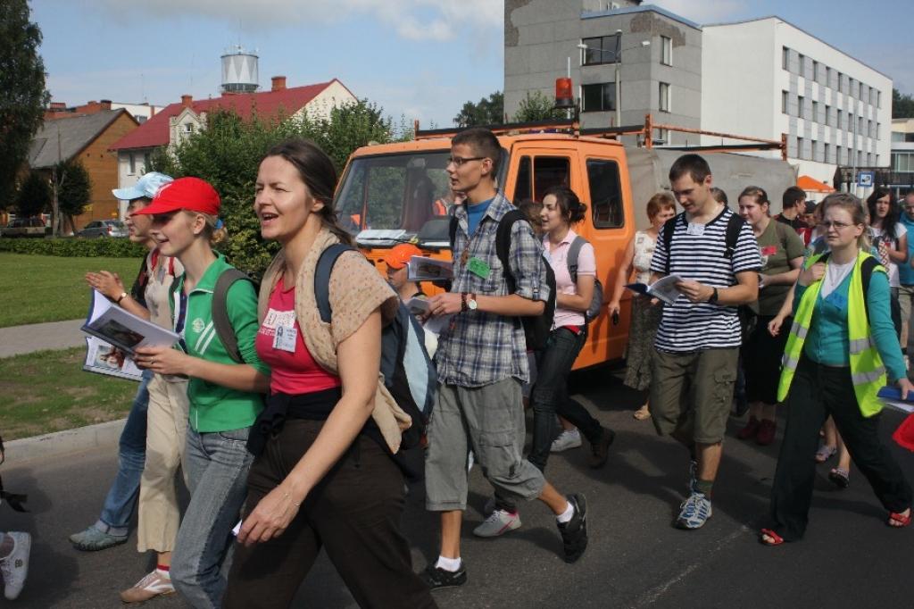 Svētceļnieku grupai no Gulbenes spēki jāsadala tā, lai, dienā noejot apmēram 20 kilometrus, noteiktajā laikā pieveiktu apmēram 150 kilometru garo ceļu un Aglonā nonāktu 13.augustā. 
Autors: Gatis Bogdanovs