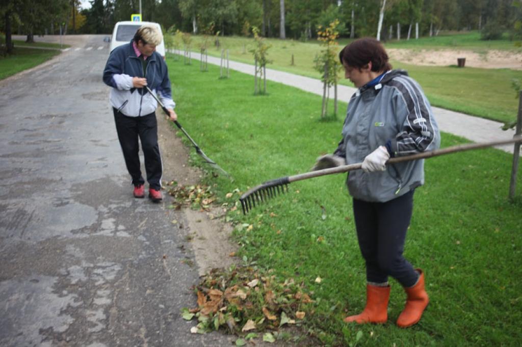 Natālija Kozlovska un Ināra Reķe uzsver, ka viņas ir ļoti priecīgas par iespēju strādāt krīzes laikā.
Autors: Gatis Bogdanovs