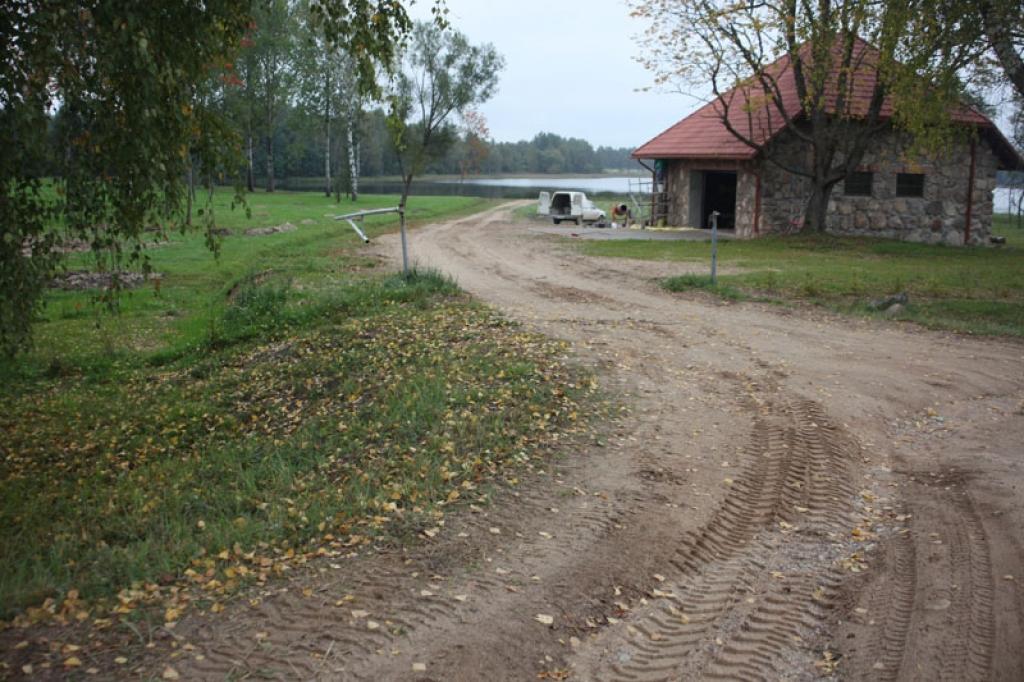 IA ”Augulienas muižas” īpašnieku pārstāvji novada domes sēdē norādīja, ka šis ceļš traucē biznesam.
Autors: Gatis Bogdanovs