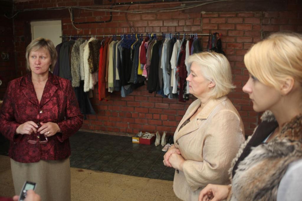 Beļavas pagasta pārvaldes iniciatīvas grupas dalībnieces Judīte Cinglere, Anita Rakstiņa un Sandra Zuša ar paveikto ir apmierinātas un cer, ka apģērbu apmaiņas punkta “Ielāpiņš” aktivitātes atbalstīs arī novads.
Autors: Gatis Bogdanovs