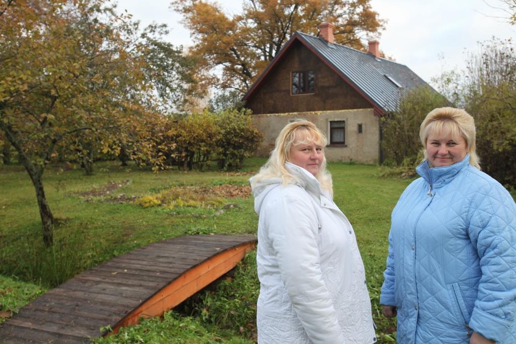  Izcilās un tautas mīlētās aktrises Antras Liedskalniņas dzimtās mājas “Stūras”, kas atrodas Līgo pagastā, ir vieta, kur ēkas tagadējā īpašniece Kaija Strode un viņas māsa Biruta Tropa, iespējams, sarīkos mākslinieces jubilejai veltītu pasākumu.
Autors: Gatis Bogdanovs