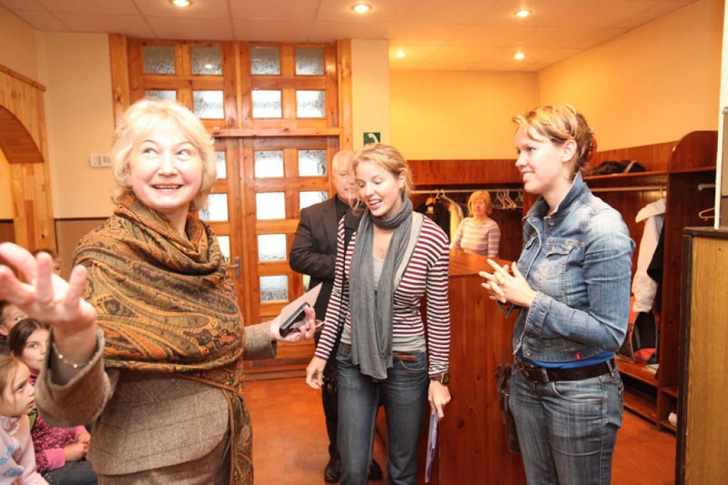 Rotari kluba biedri, kuri no Holandes bija ieradušies Gulbenē, interesējās par savām profesionālās nozares sfērām. Rotarieši apmeklēja arī mūzikas skolu.
Autors: Gatis Bogdanovs