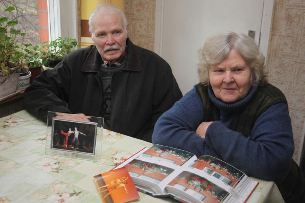 Balvas saņemšanas brīdī viņš no lielās skatuves sacīja paldies vecvecākiem Annas un Leona Sokoloviem ...
Autors: Gatis Bogdanovs