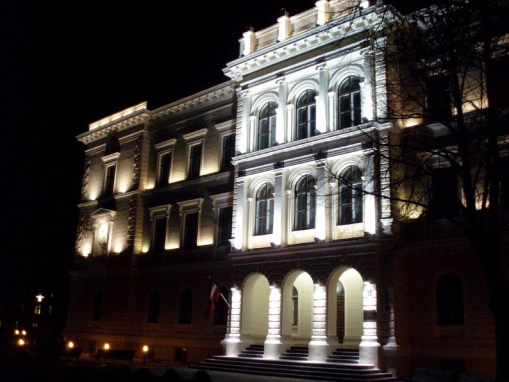 Pirms valsts svētkiem krāšņākie staru skati otrajos Staru svētkos.