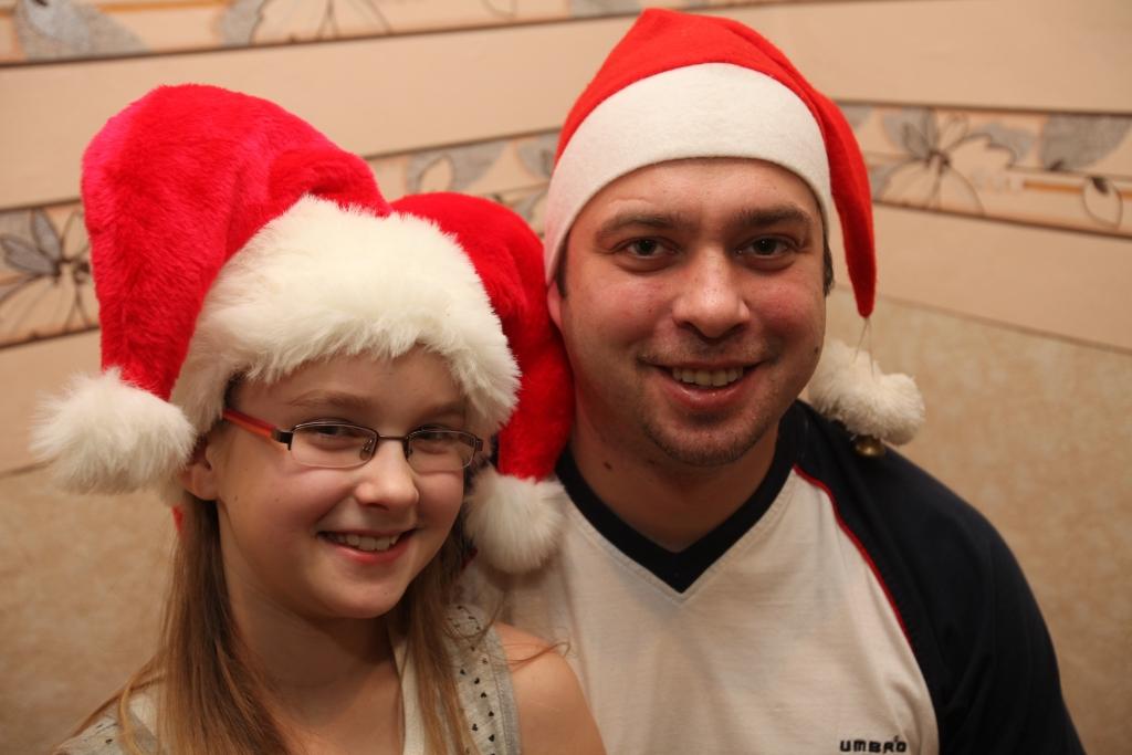 Gints Ilva ar meitiņu Evelīnu svētkos visiem novēl saticību ģimenē.
Autors: Gatis Bogdanovs