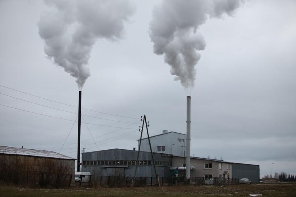 Ar pilnu jaudu Gulbenē cetrālapkuri nodrošina automātiskais 6 megavatu jaudas katls, kuru kurina ar šķeldu. Katls ražots Austrijā.
Autors: Gatis Bogdanovs