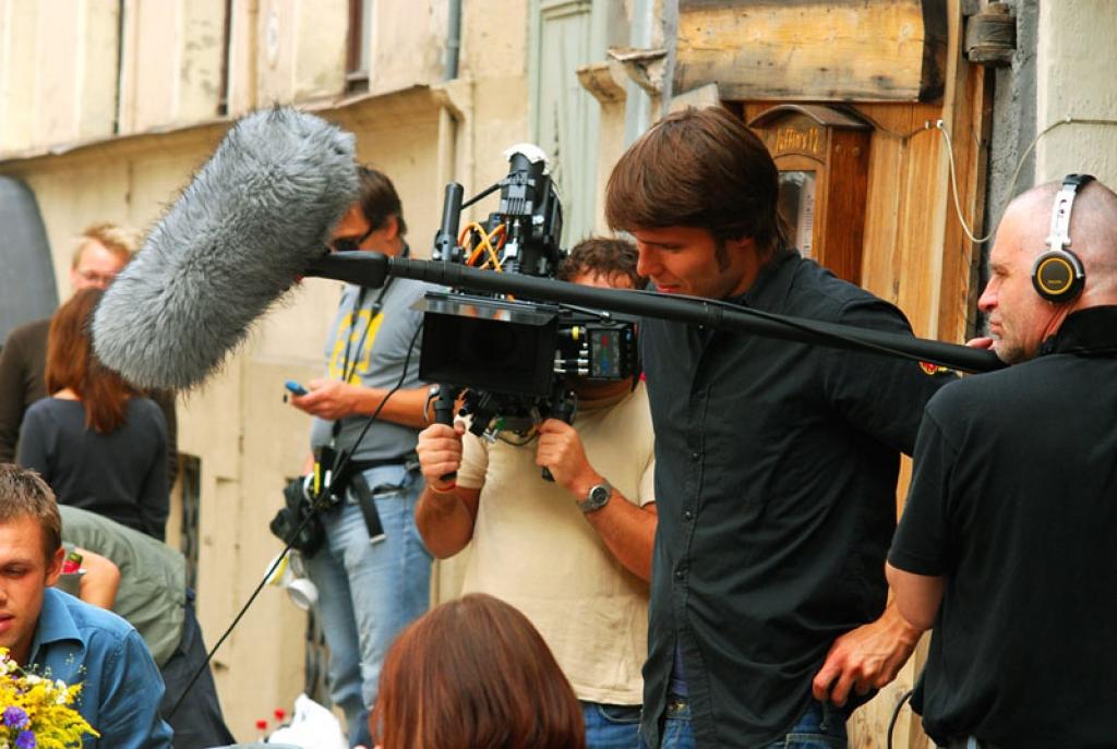 Autors: No spēlfilmas 