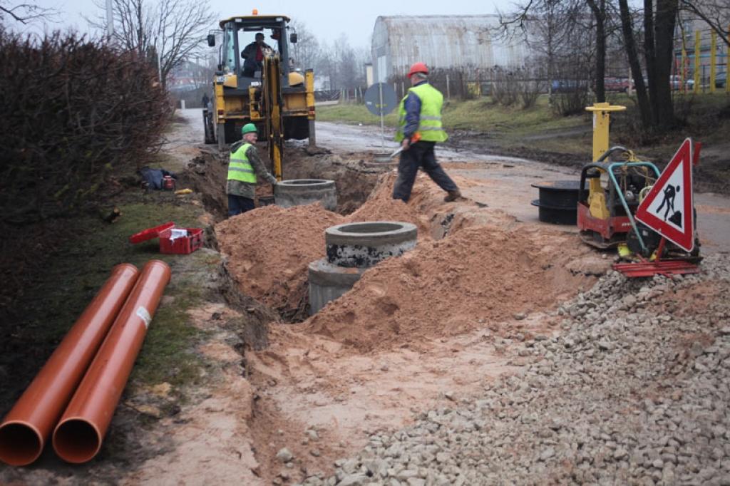 Viena no vietām, kur pašlaik norit darbi ir Vidus ielas posmā no Bērzu līdz Rīgas ielai.
Autors: Gatis Bogdanovs