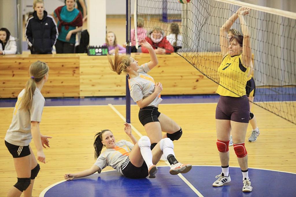 Pārākas bija jaunākās volejbolistes.
Autors: Gatis Bogdanovs