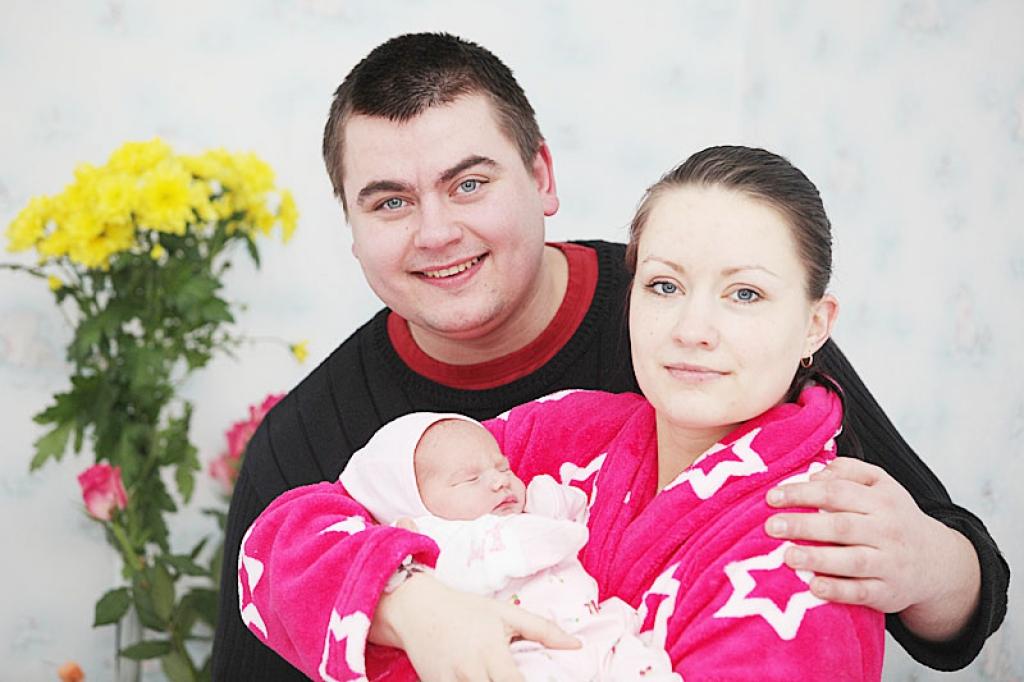 Madariņas tētis Kaspars stāsta, ka viņu nemaz nesatrauc fakts, ka meita nākusi pasaulē ekonomiski smagā laikā.
Autors: Gatis Bogdanovs