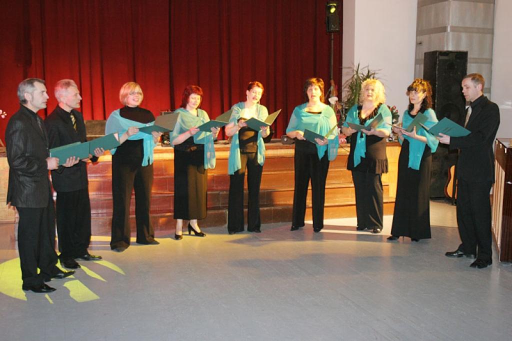 Žūrija 1. pakāpes diplomu piešķīra Lejasciema kultūras nama jauktajam vokālajam ansamblim 