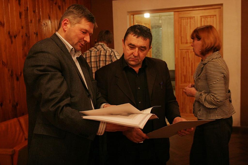 “Lai izdodas!” uzņēmējam Gatim Deksnim viņa projekta ieceres prezentācijā Beļavā teica pagasta pārvaldes vadītājs Aivars Rakstiņš.
Autors: Gatis Bogdanovs