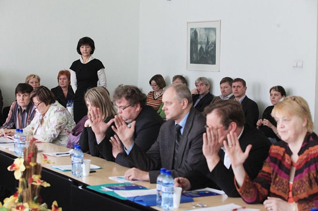 Jau pēc Lieldienām Gulbenes novada sociālajam dienestam būs jauna vadītāja - Marija Kalvāne, kas šobrīd strādā Rīgā, Valsts sociālās apdrošināšanas aģentūrā par juriskonsulti. 
Autors: Gatis Bogdanovs