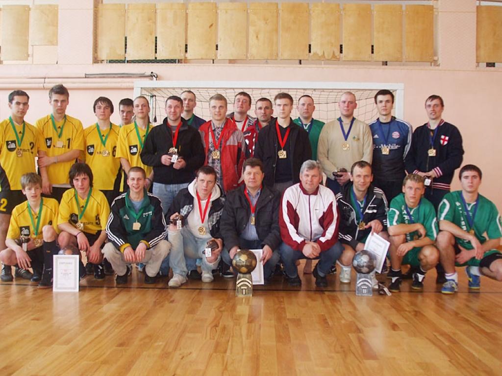 Novada telpu futbola čempionāta 1.līgas pirmo trīs vietu ieguvēji.
Autors: Ziedonis Lazdiņš