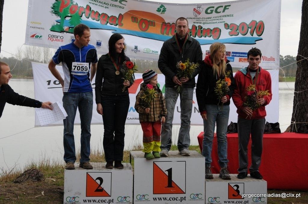 No gulbeniešiem uz goda pjedestāla kāpa Dace Anča (otrā no kreisās), kas savā grupā četru dienu kopvērtējumā izcīnīja 2.vietu.
Autors: No personiskā albuma