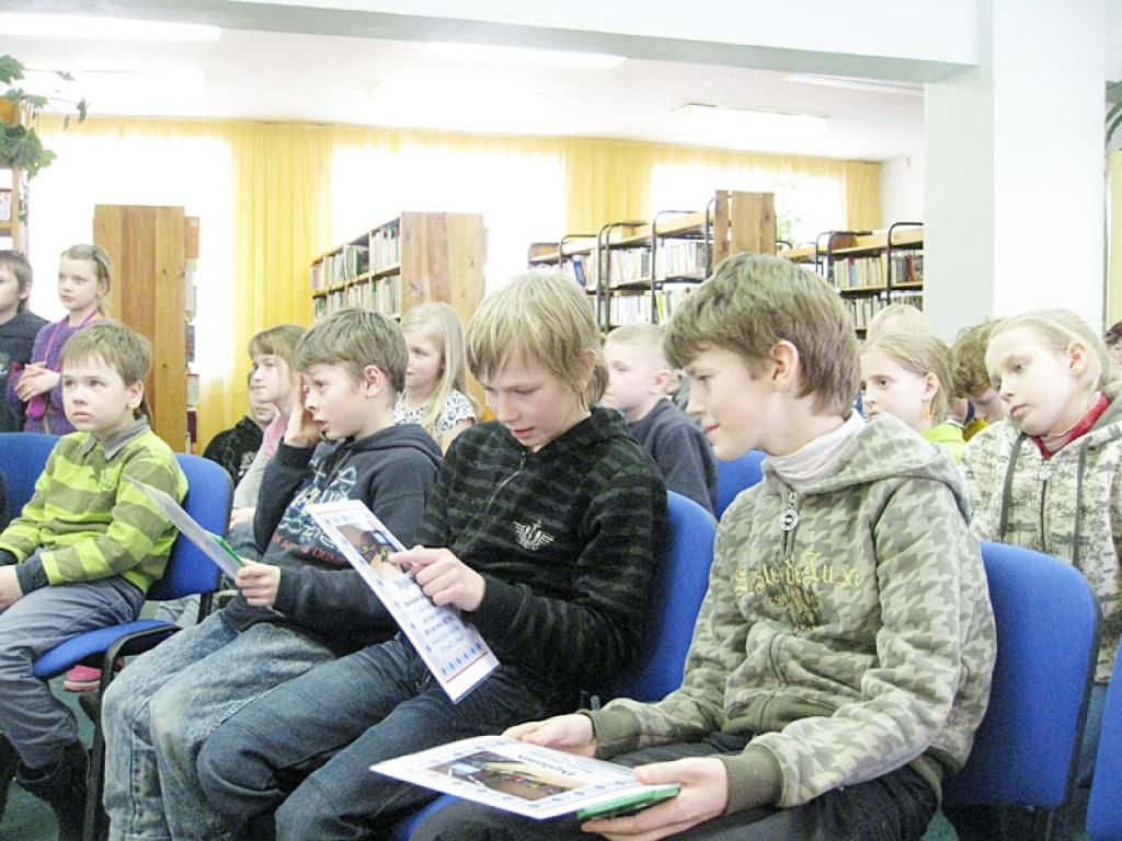 Bibliotēkas rīkotajās aktivitātēs sakarā ar internetu dalībnieki apliecināja labas un vispusīgas zināšanas.
Autors: Malda Ilgaža