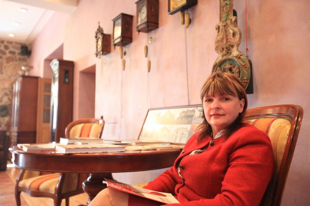 Iveta Kovtuņenko uzskata, ka Vecgulbenes muižas stiprā puse ir ne tikai klientu apkalpošanas kultūra, bet arī kvalitatīvi kultūras pasākumi, kas notiek katru nedēļu un ir kupli apmeklēti. 
Autors: Gatis Bogdanovs