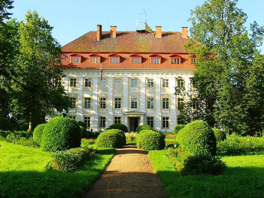 Muiža.
Autors: No personiskā albuma