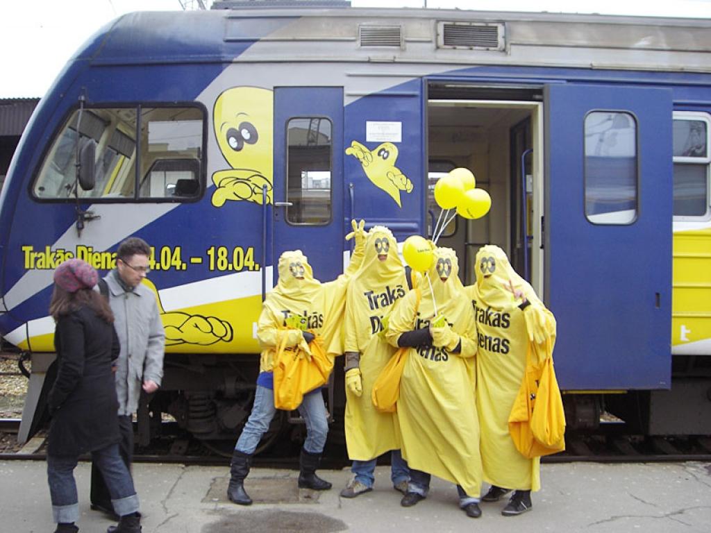 No 6.aprīļa pa Latviju kursē elektrovilciens Spoks jeb ar Trako dienu reklāmas vilciena sastāvs.
Autors: No personiskā albuma