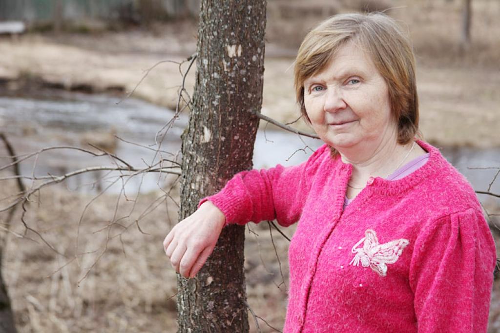 Anitu Reiznieci iepriecina, kad daba sāk mosties no ziemas miega, kad uzzied pirmās narcises un tulpes, bet visskaistākais gadalaiks viņai šķiet vasara.
Autors: Gatis Bogdanovs