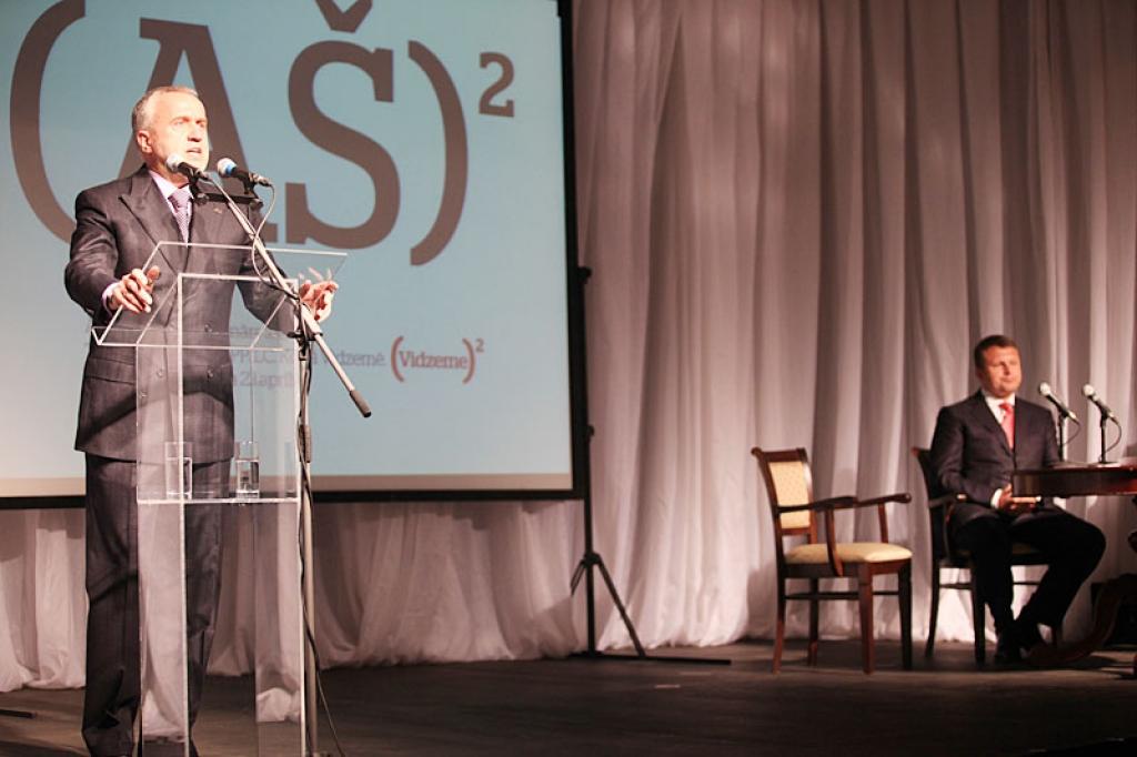 Vairāk foto arī šeit: http://www.diena.lv/lat/politics/hot/foto-as-2-regionos
Autors: Gatis Bogdanovs