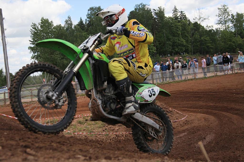 Pārliecinošu un stabilu sniegumu H 14 klasē rādīja Didzis Gorbenko. Arī šajā čempionāta posmā Didzis izcīnīja 1.vietu, tādējādi arī čempionāta kopvērtējumā viņš savā klasē saglabā līderpozīcijas.
Autors: Gatis Bogdanovs