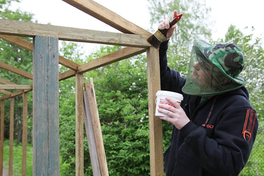 Lai cīnītos ar odu uzbrukumiem, var lietot arī speciālas cepures.
Autors: Gatis Bogdanovs