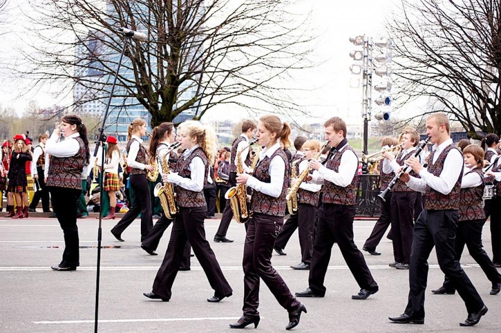 Muzicētprasmi demonstrē Gulbenes mūzikas skolas orķestris.
Autors: No personiskā albuma