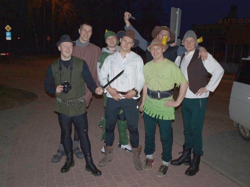 Daumants ar draugiem Alūksnē savā vecpuišu ballītē.
Autors: Ilze Bogdanova