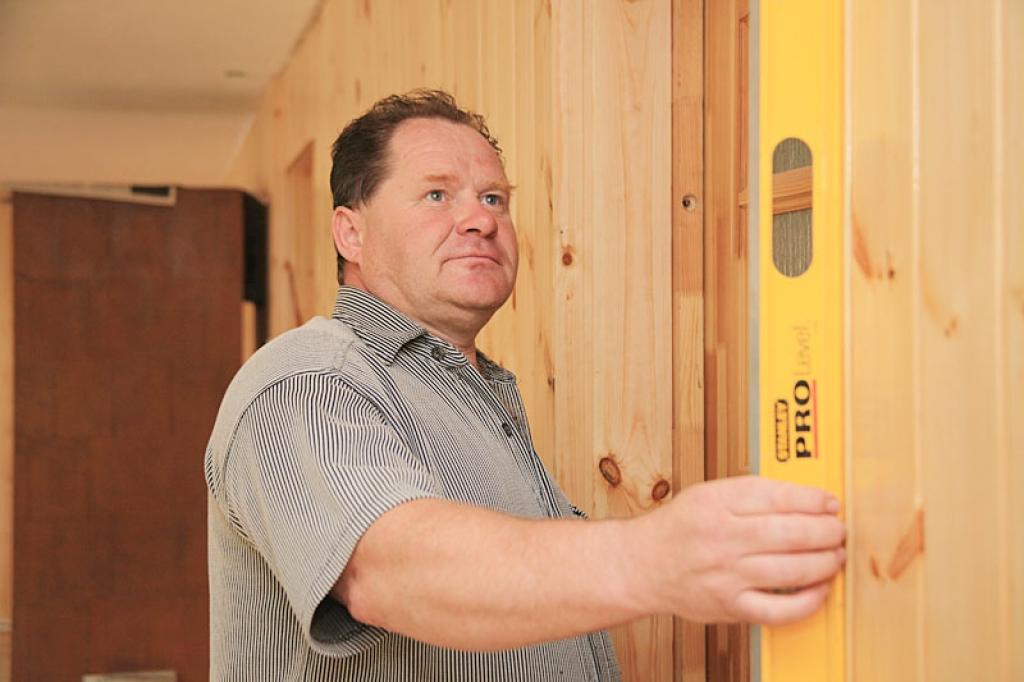 Paziņas saka, ka Igors ir ļoti strādīgs. Dīkā un bez darba viņš nevar nosēdēt.
Autors: Gatis Bogdanovs